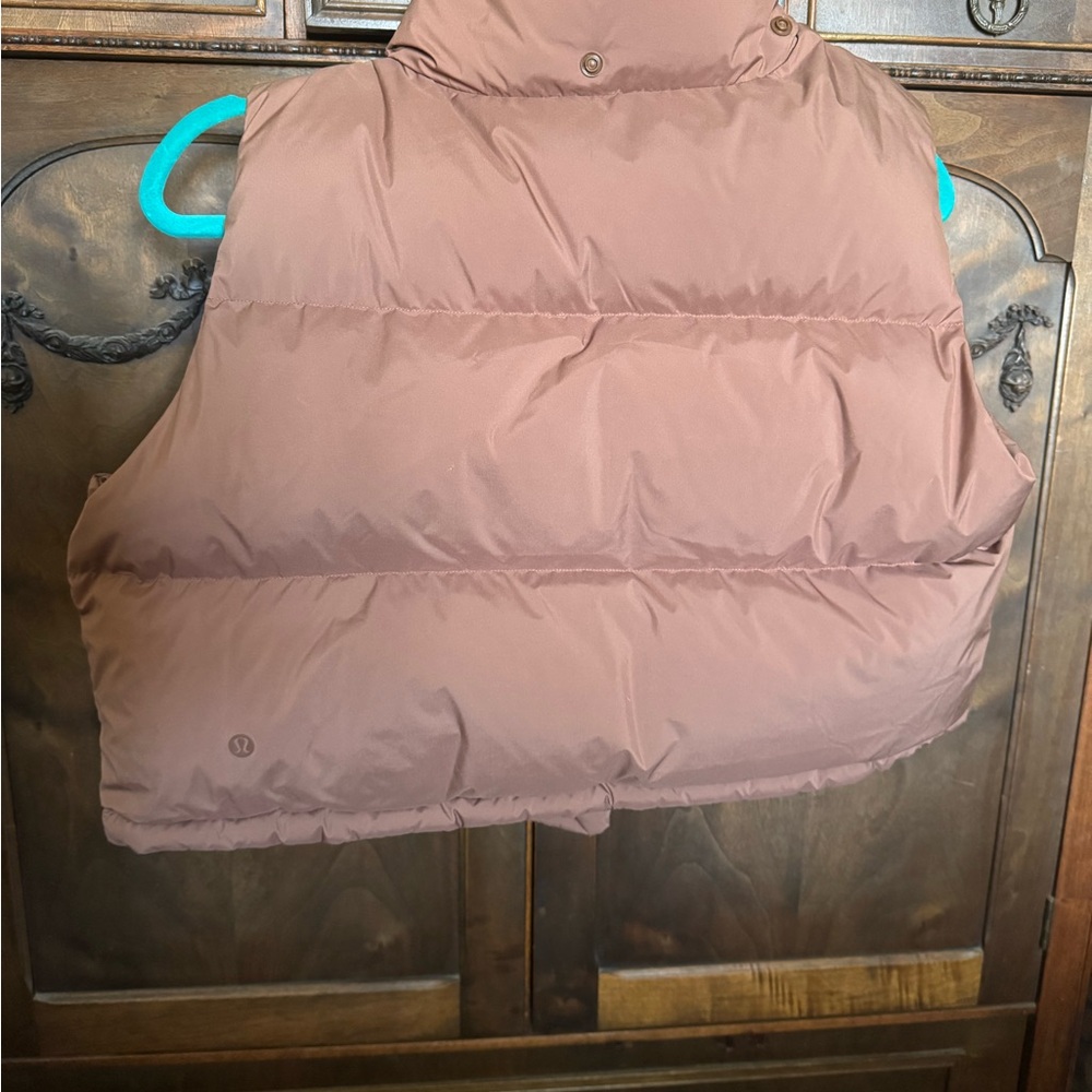 Lululemon Cropped Puffer Vest - Picture 3 of 10